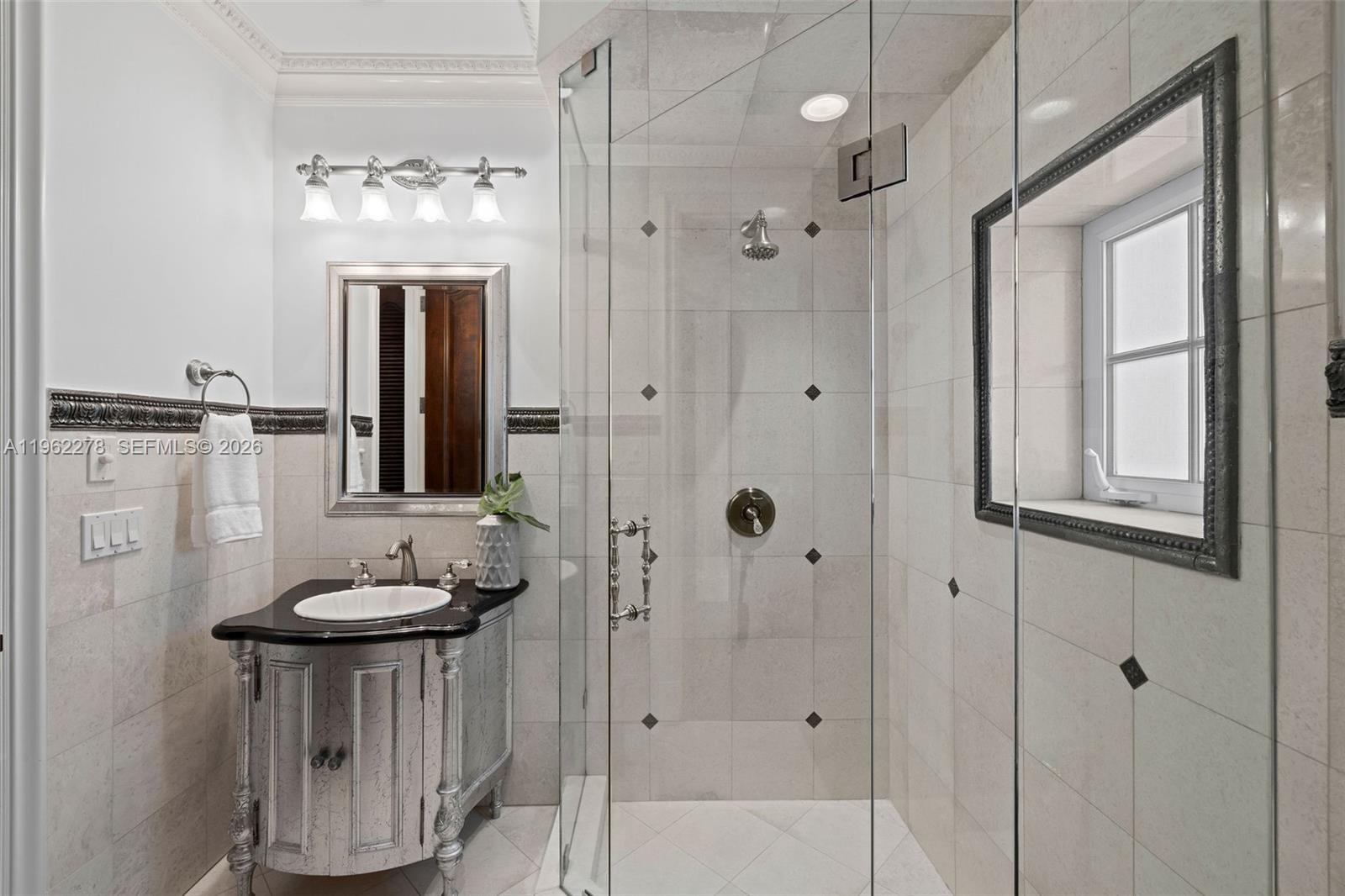 DEERING BAY VILLAS - Residential