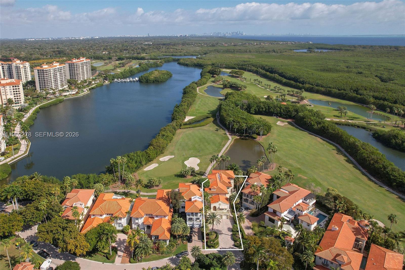 DEERING BAY VILLAS - Residential