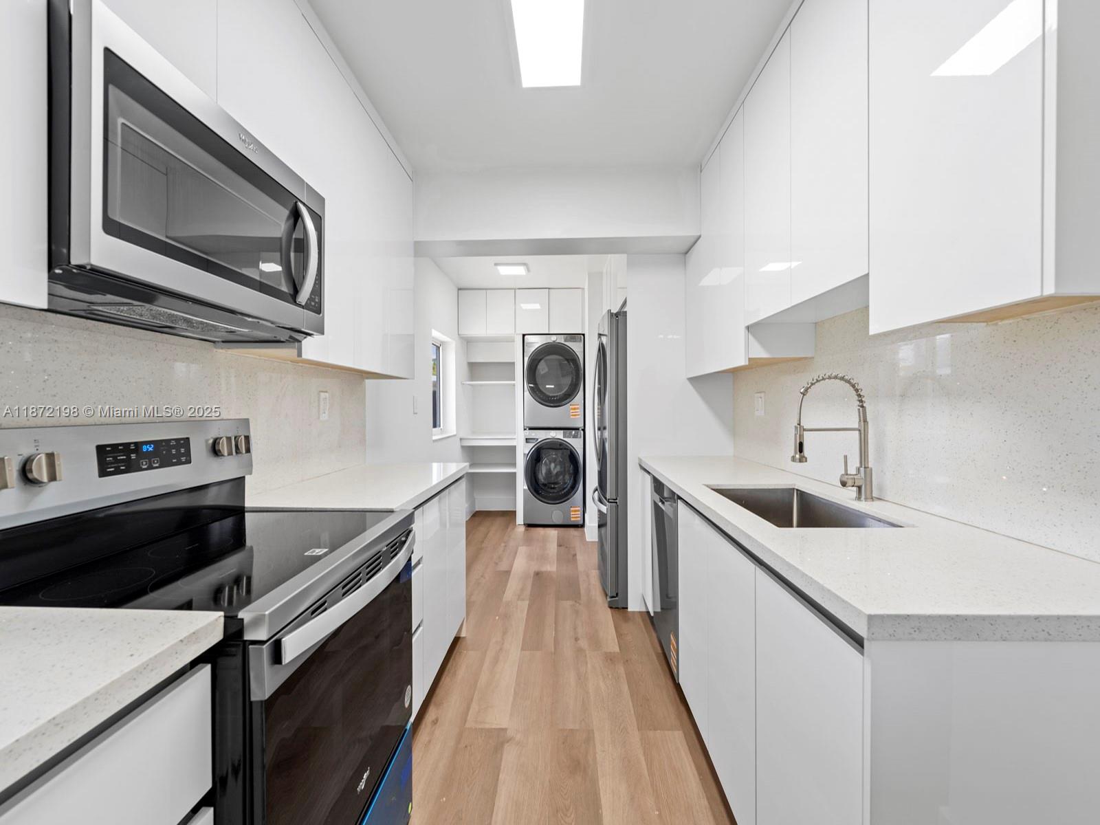 7TH ADDN TO RICHMOND HEIG - Residential