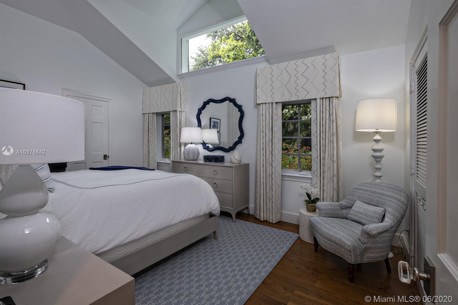 JUPITER ISLAND - Residential