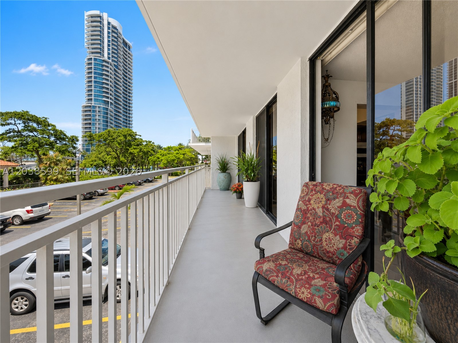 WINSTON TOWERS 600 CONDO - Residential