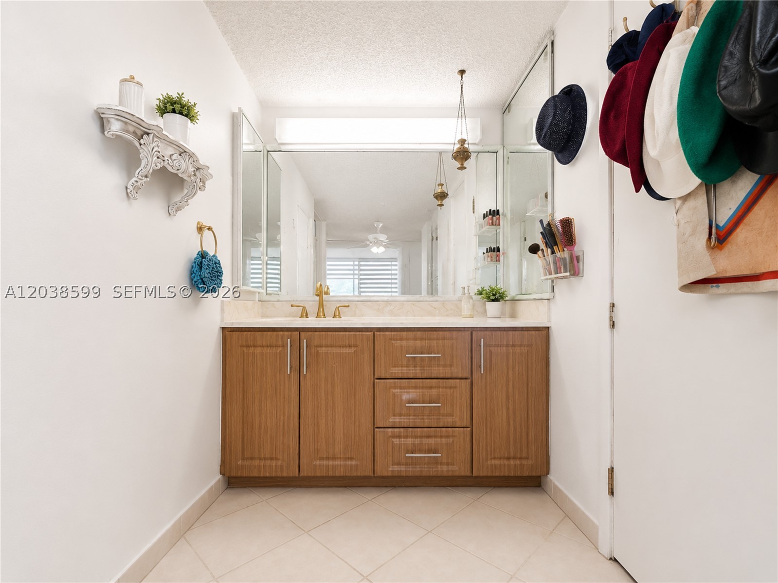 WINSTON TOWERS 600 CONDO - Residential