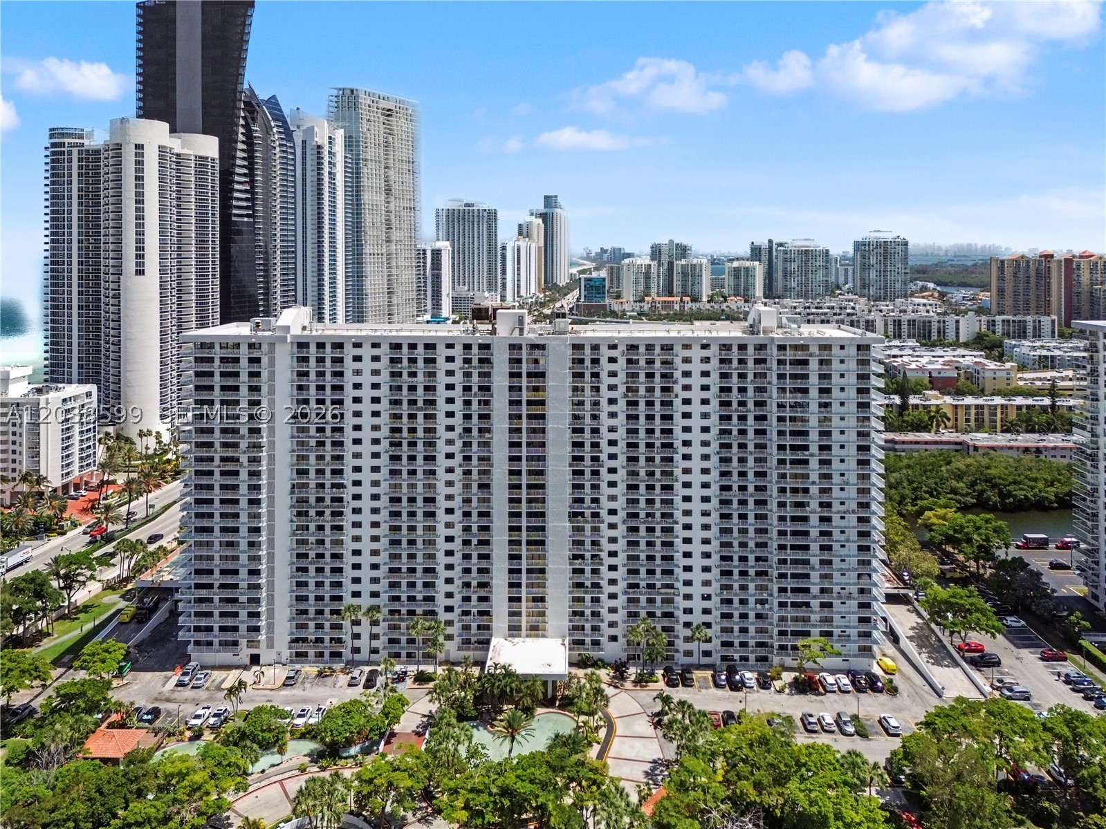 WINSTON TOWERS 600 CONDO - Residential