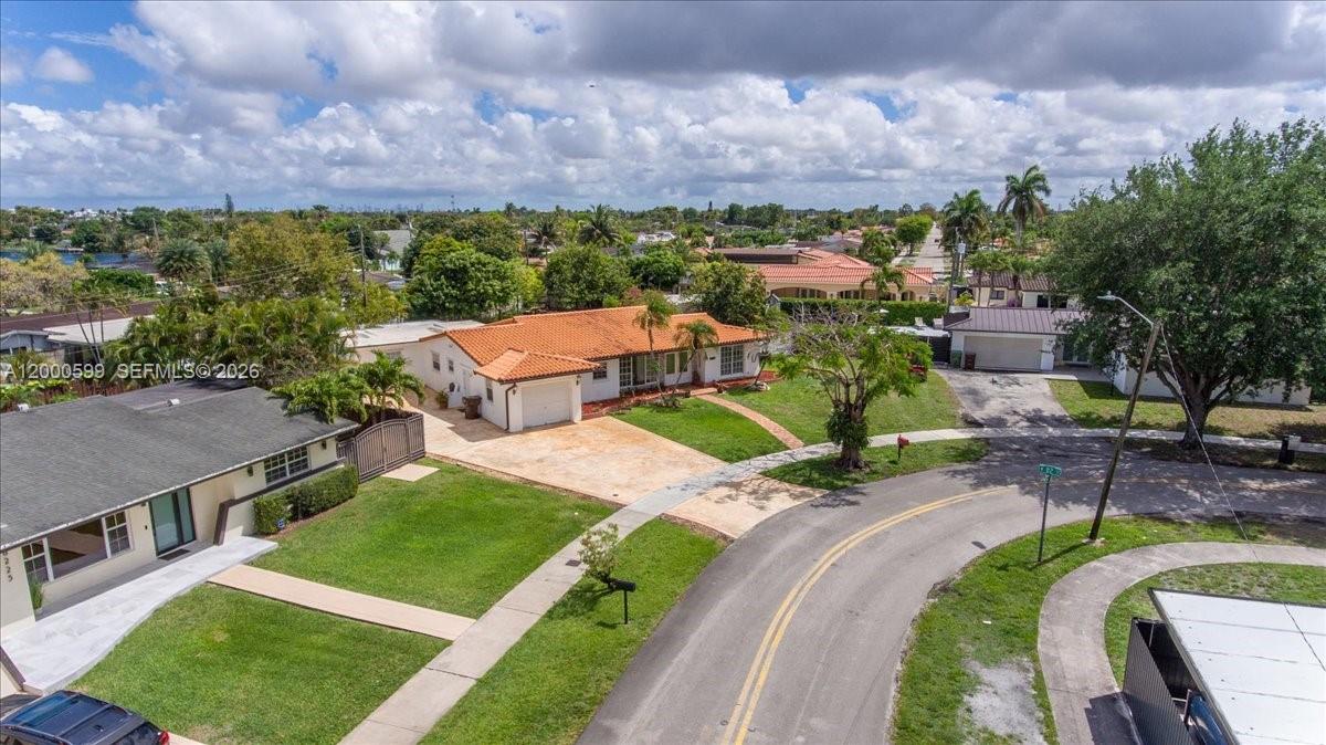 PALM SPRINGS LAKES 2ND AD - Residential