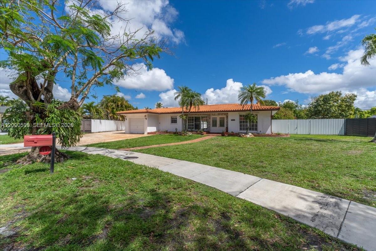 PALM SPRINGS LAKES 2ND AD - Residential