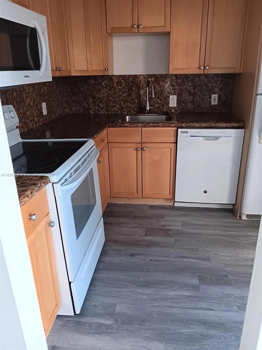 ENSENADA CONDO BLDG E-I - Residential