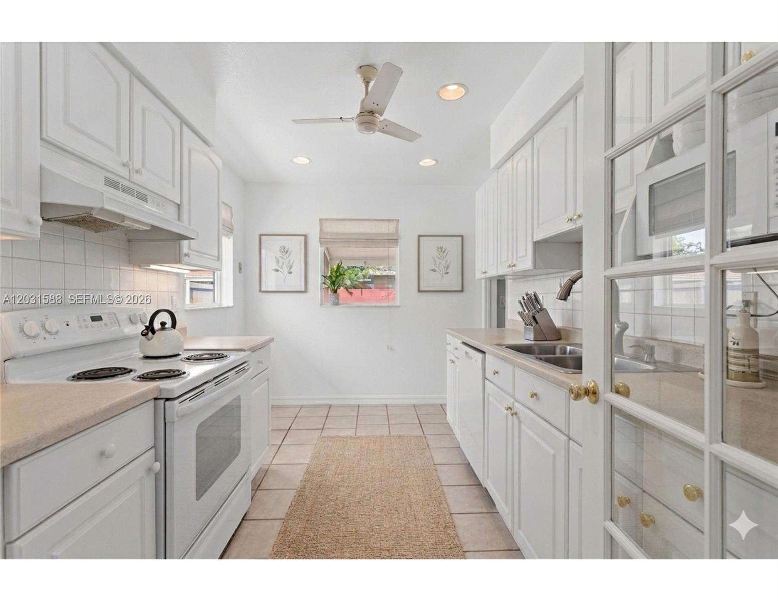 CORAL RIDGE ISLES - Residential Lease