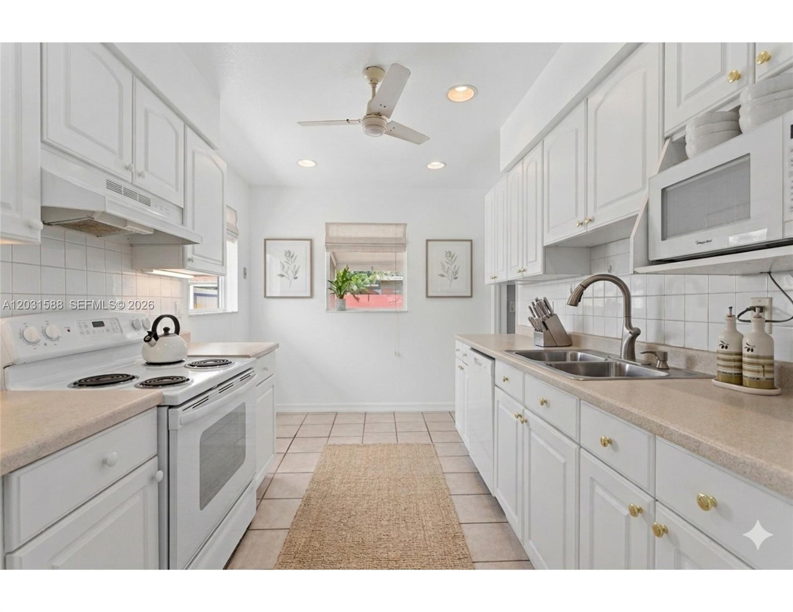 CORAL RIDGE ISLES - Residential Lease