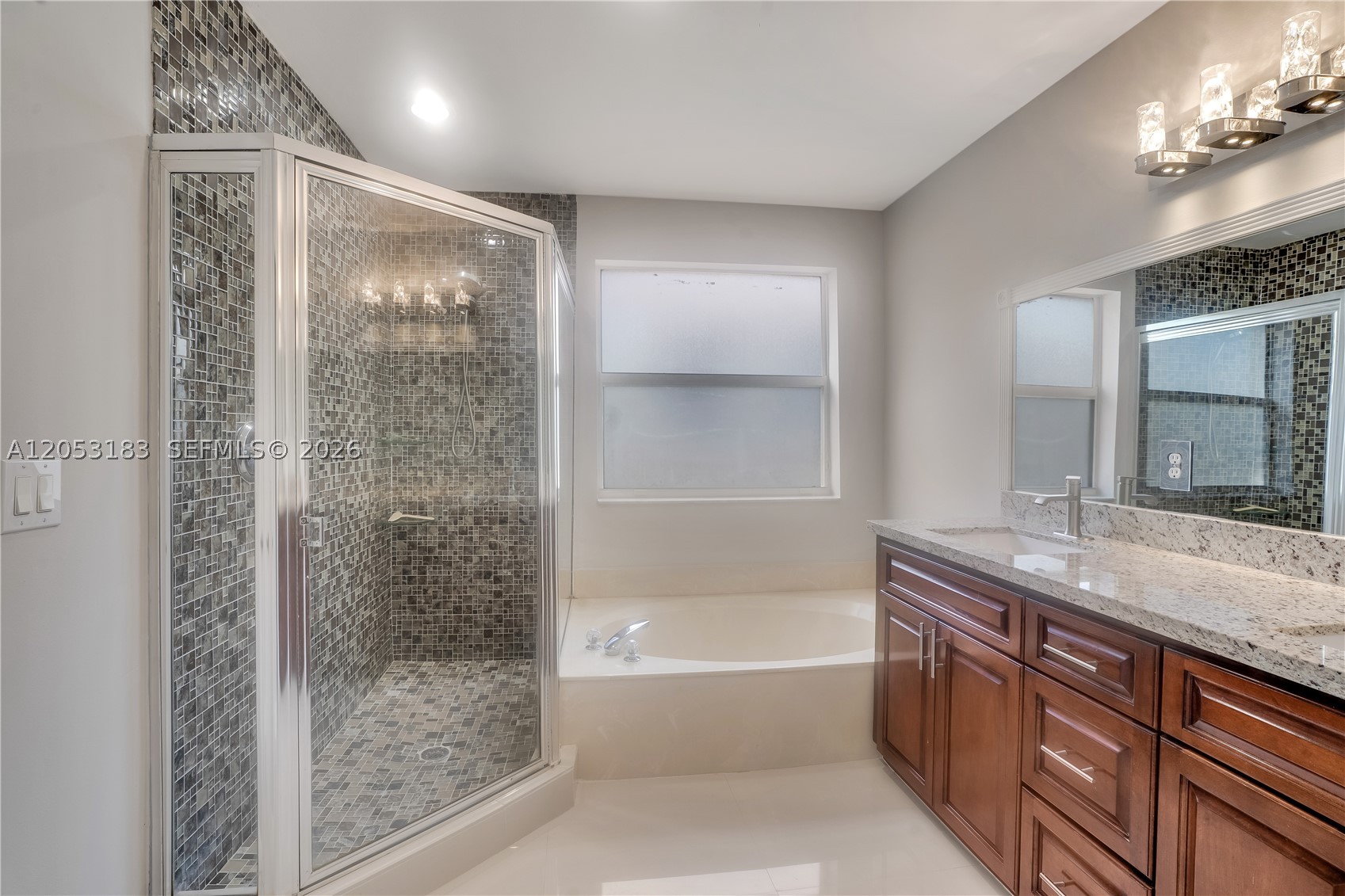 RIVIERA ISLES III - Residential