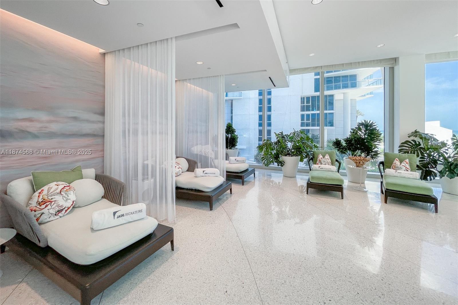 JADE SIGNATURE CONDO - Residential