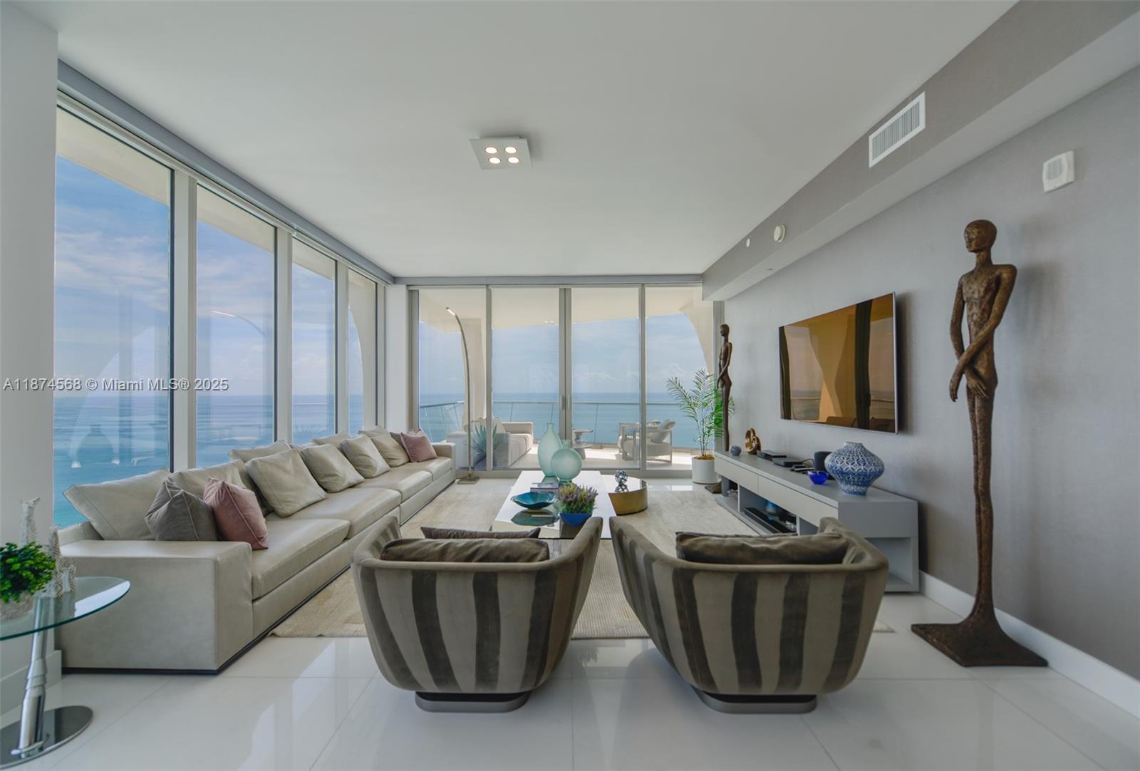 JADE SIGNATURE CONDO - Residential