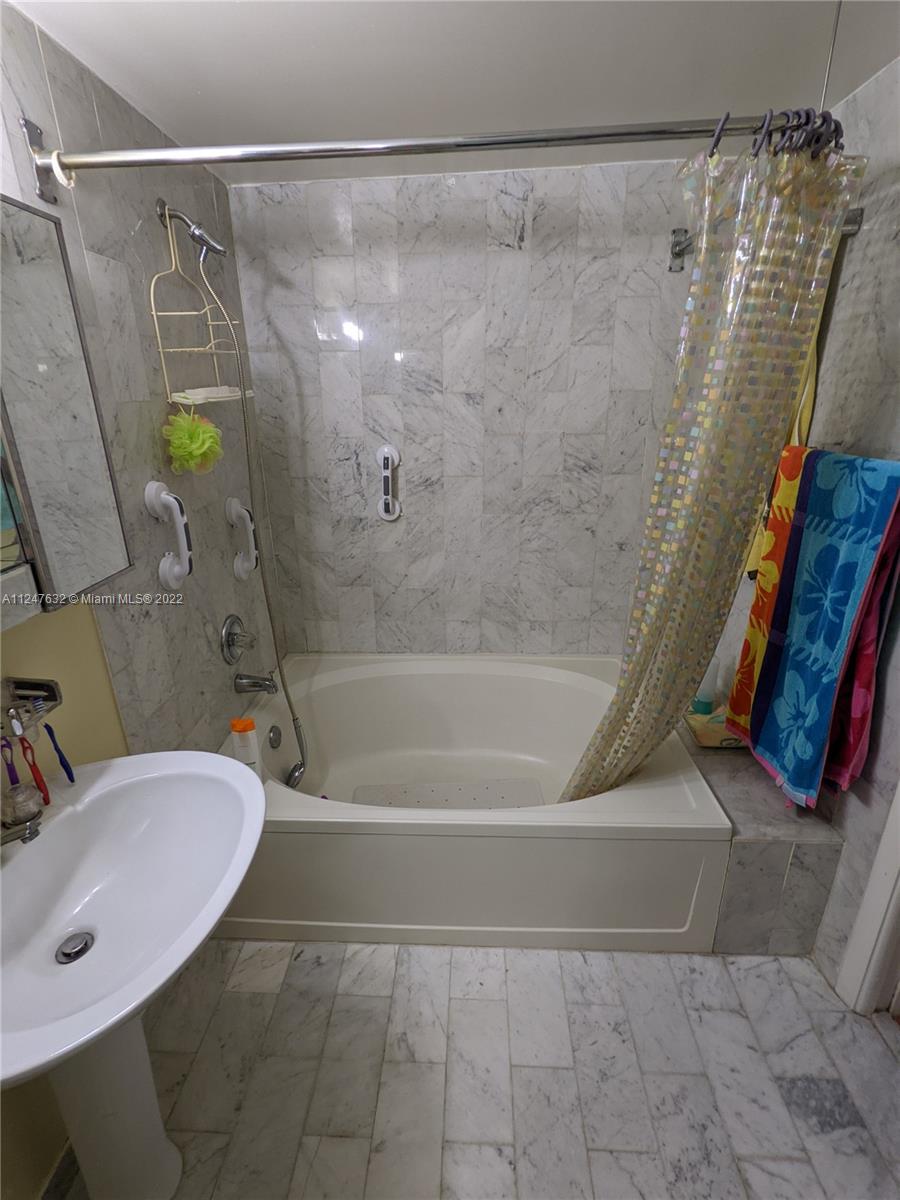 DADELAND COVE SEC 1 - Residential