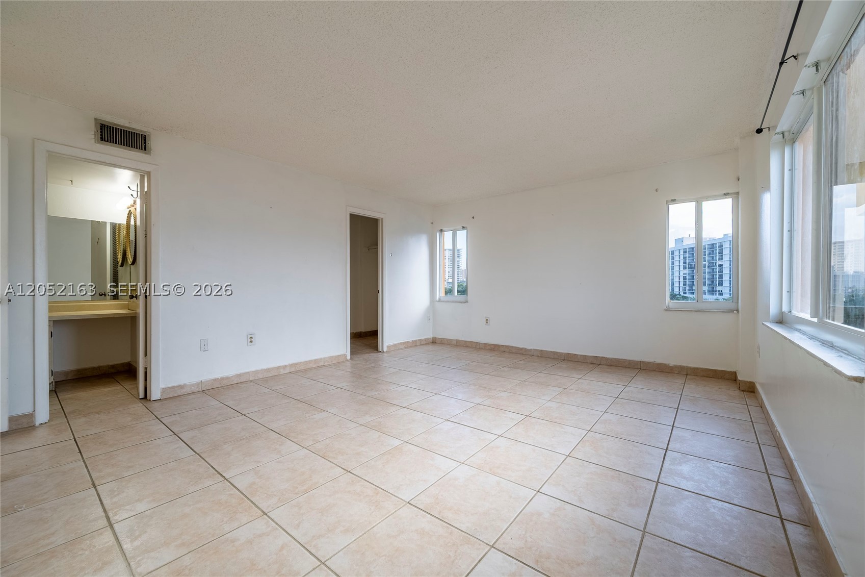 MARBELLA TOWER CONDO - Residential