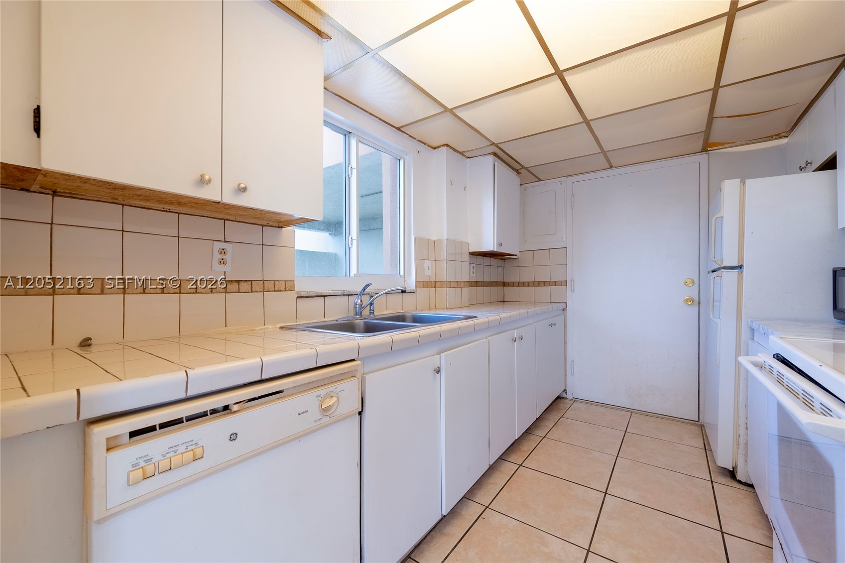 MARBELLA TOWER CONDO - Residential