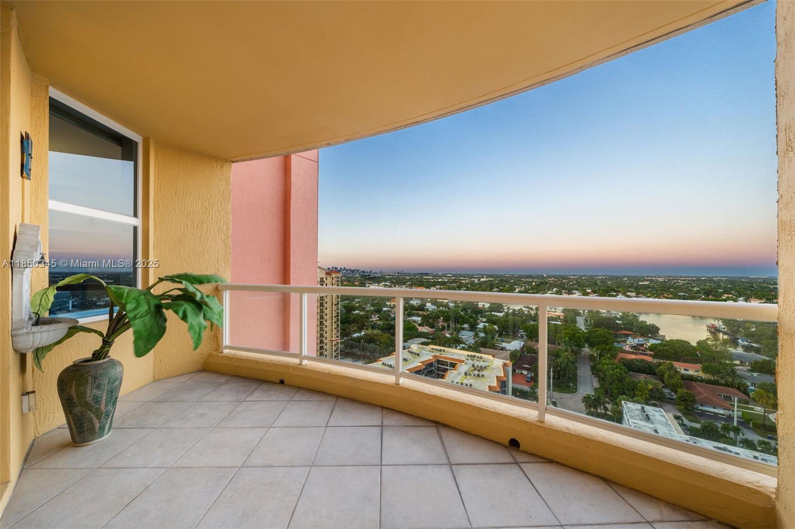 PALMS TOWER ONE CONDO - Residential