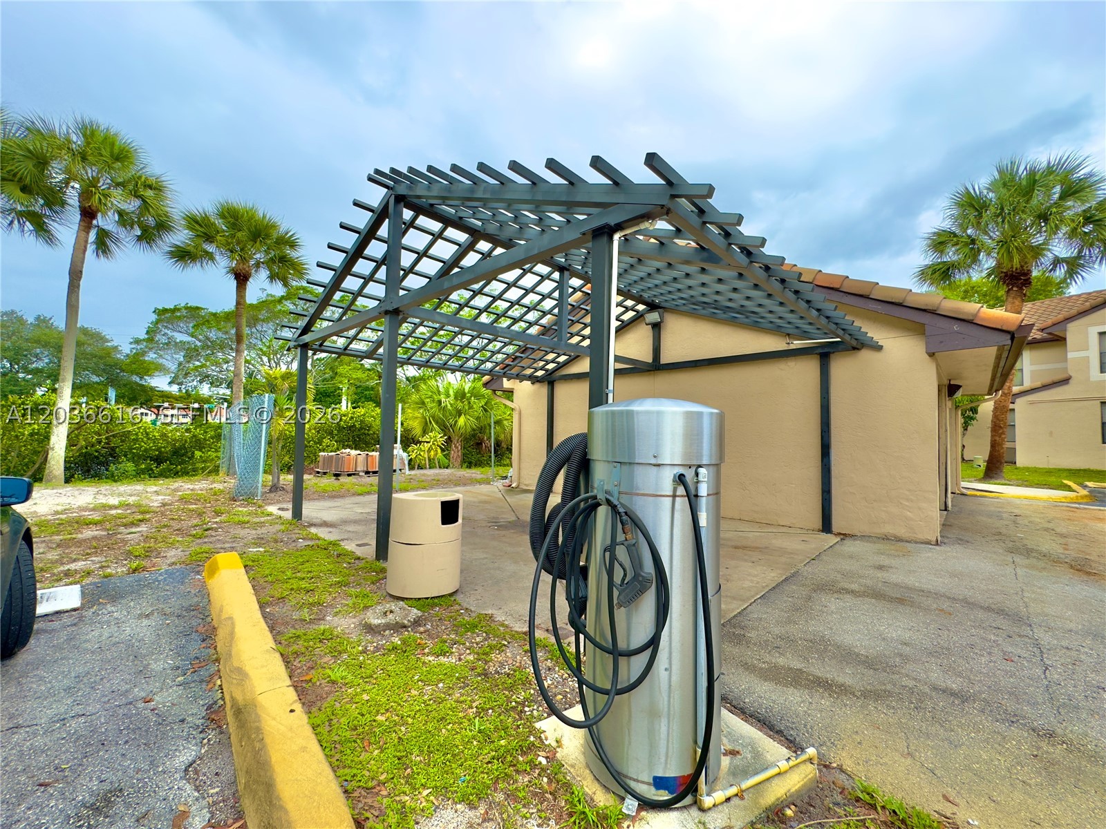 PALM AIRE GARDENS CONDO - Residential Lease