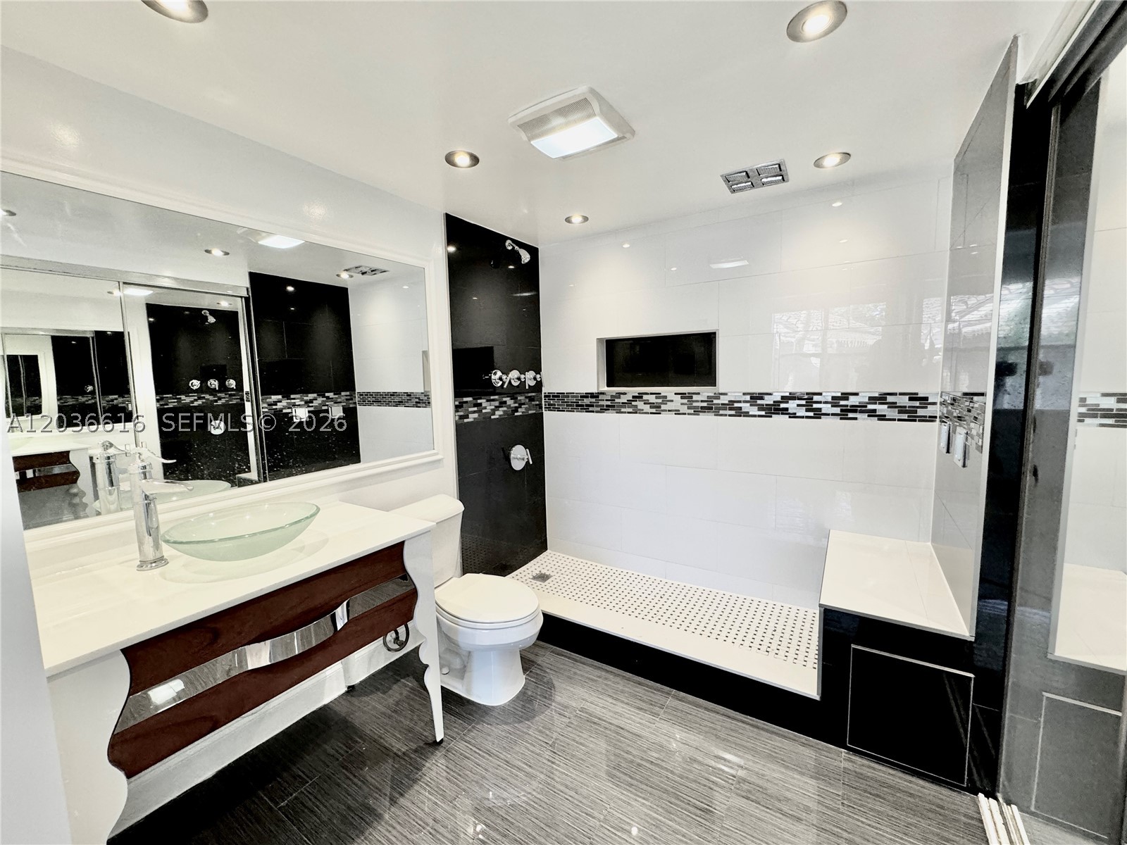PALM AIRE GARDENS CONDO - Residential Lease