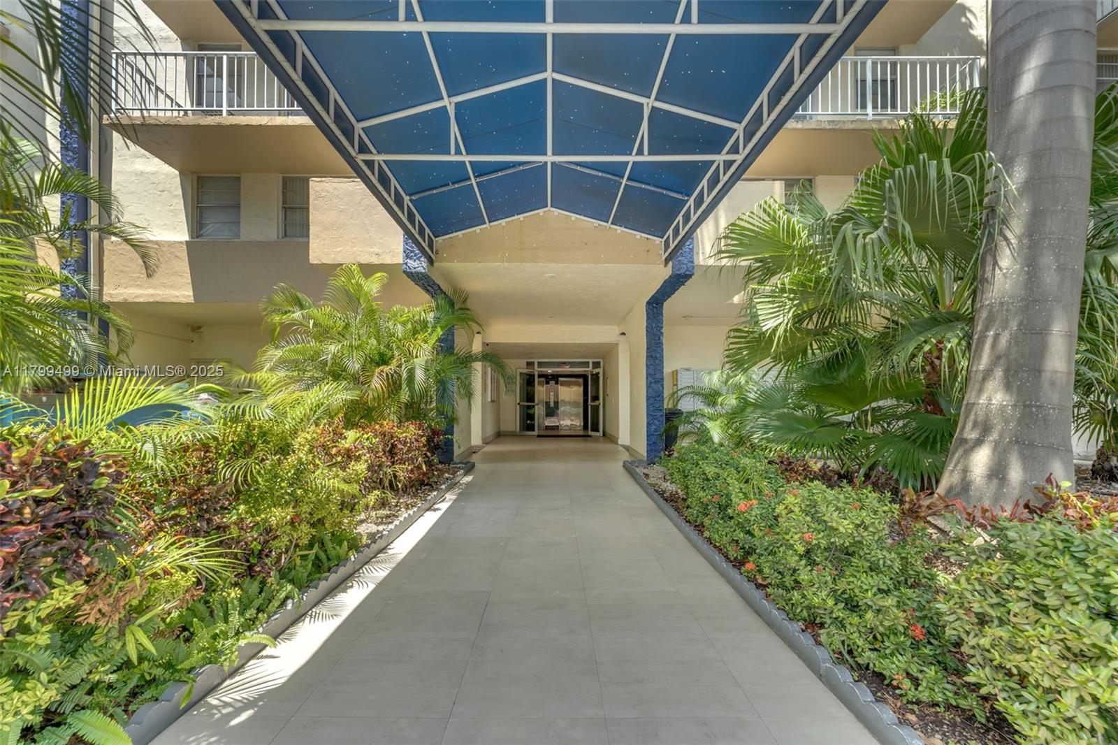 YOLANDA VILLAS CONDO - Residential