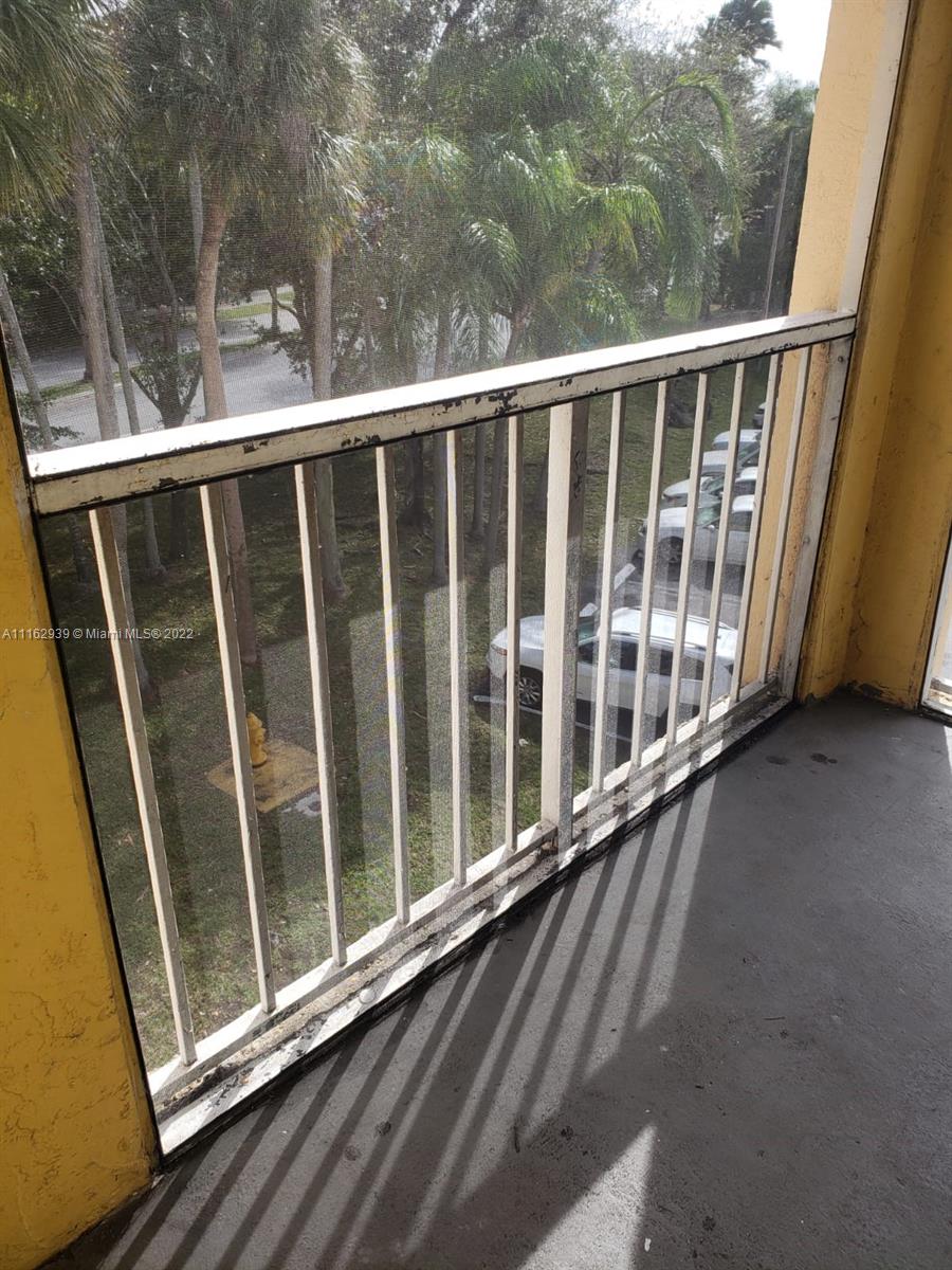 HAMMOCKS TRAILS CONDO - Residential Lease