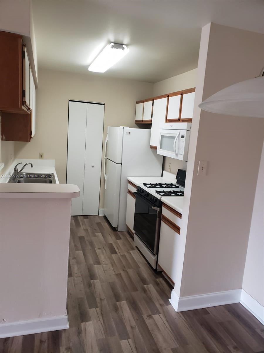 HAMMOCKS TRAILS CONDO - Residential Lease