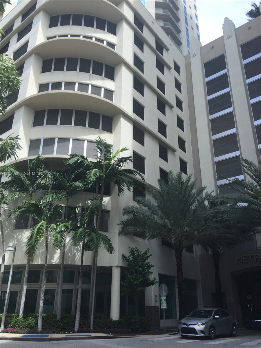 Beautiful 2BR/2BA residence in the highly desirable Metropolis at Dadeland. This bright and spacious unit features a kitchen with granite countertops and stainless-steel appliances, walk-in closets, in unit washer and dryer, and a private balcony. Prime location just steps from Dadeland Mall, Publix, restaurants, and the Dadeland South Metrorail Station , with easy access to US-1, Palmetto Expressway, Downtown Miami, and Brickell.