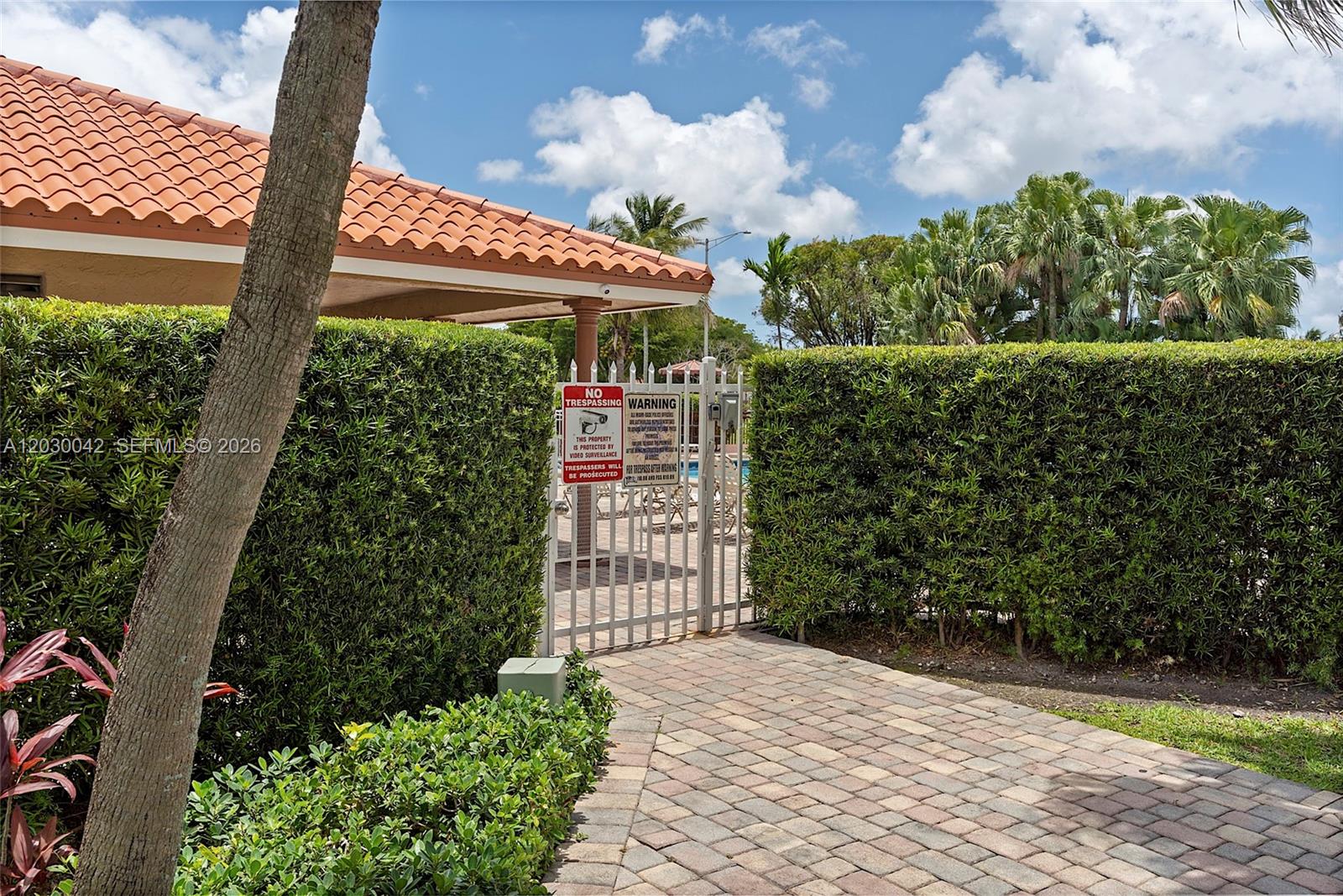 THE RIVIERA AT CORAL LAKE - Residential