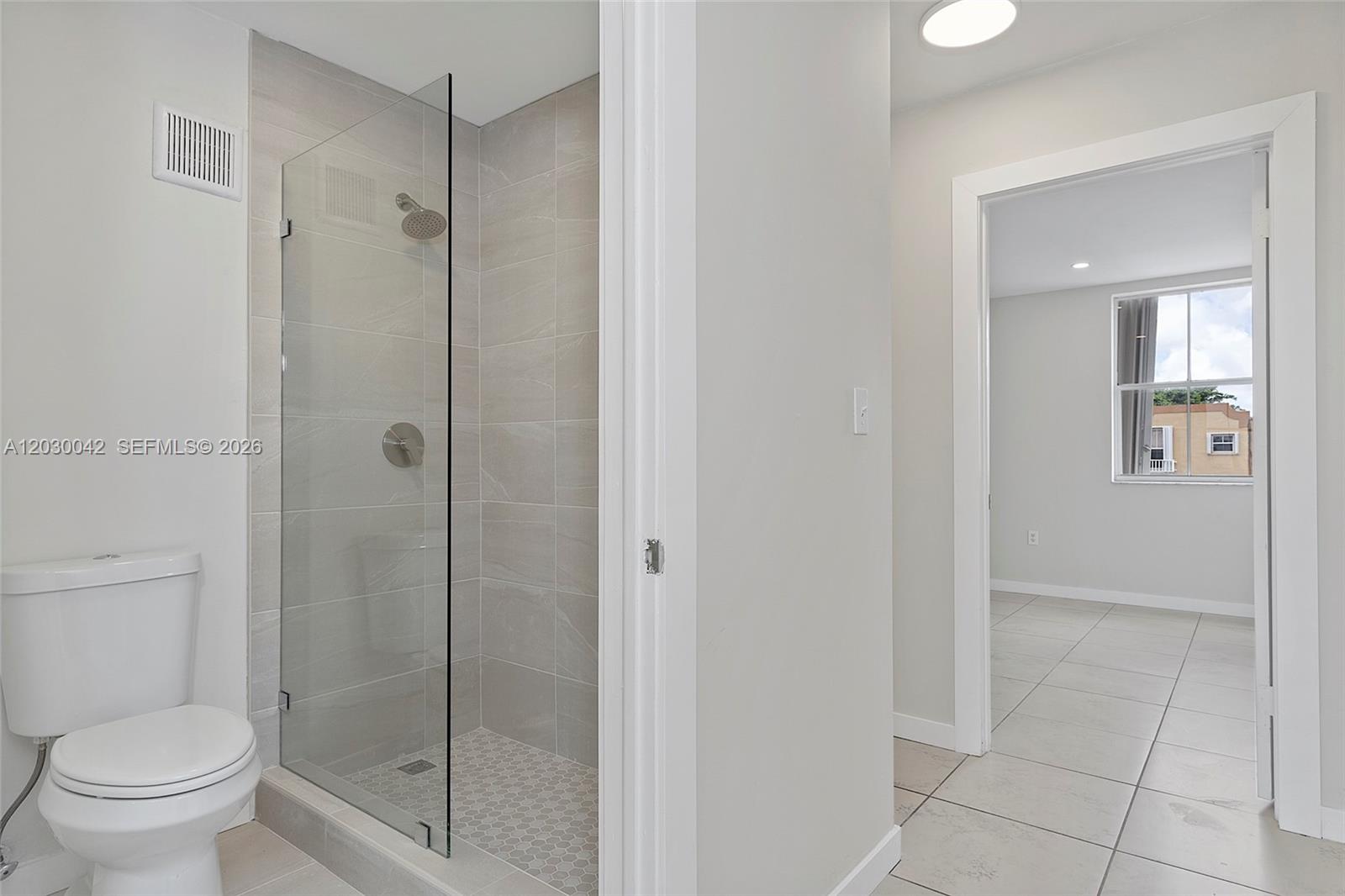 THE RIVIERA AT CORAL LAKE - Residential