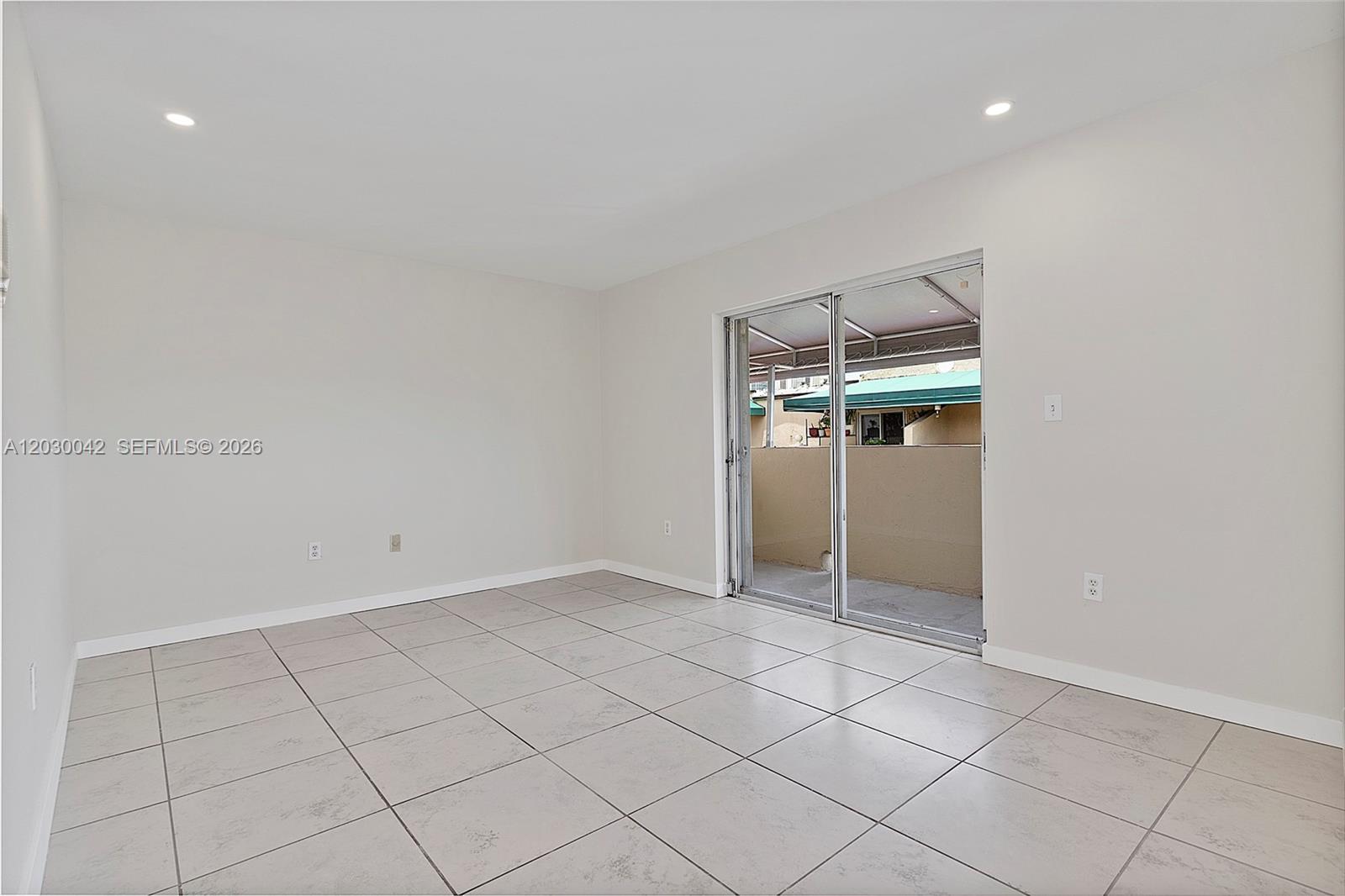 THE RIVIERA AT CORAL LAKE - Residential