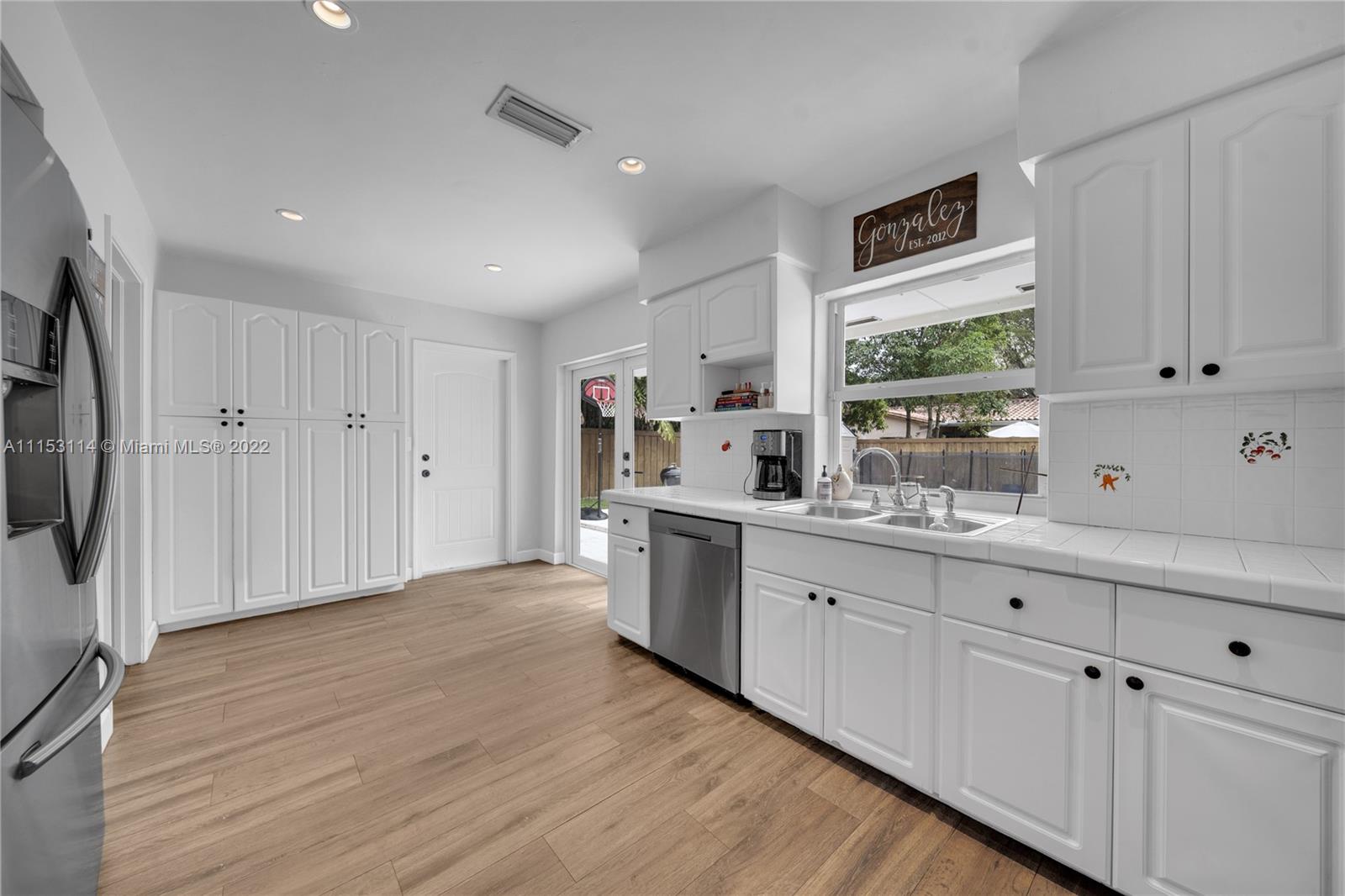 MIAMI LAKES SEC 4 - Residential