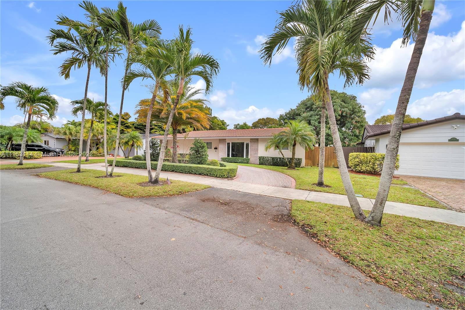 MIAMI LAKES SEC 4 - Residential
