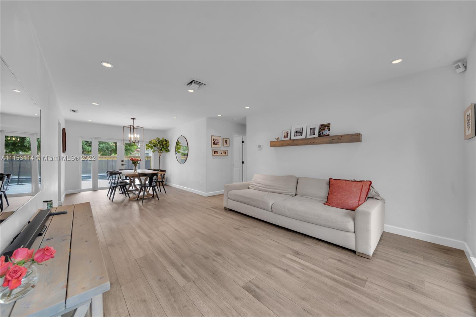MIAMI LAKES SEC 4 - Residential