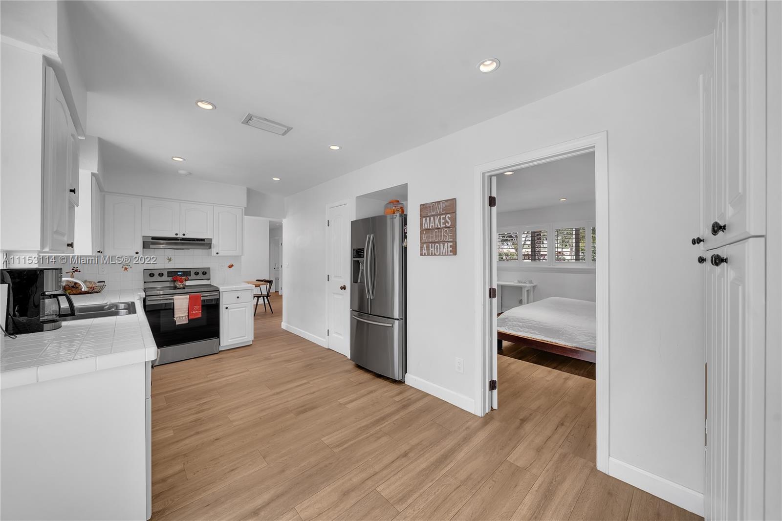 MIAMI LAKES SEC 4 - Residential