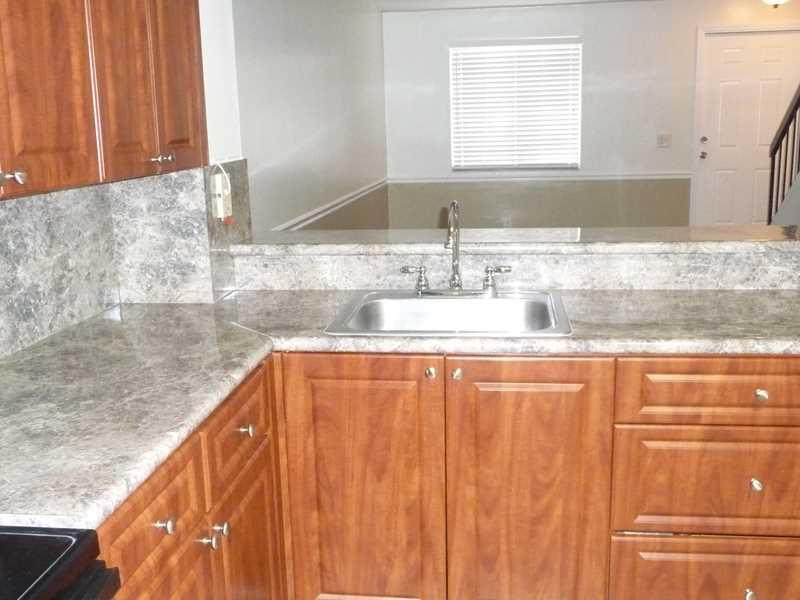 VILLAS UNIVERSITY SQUARE - Residential Lease