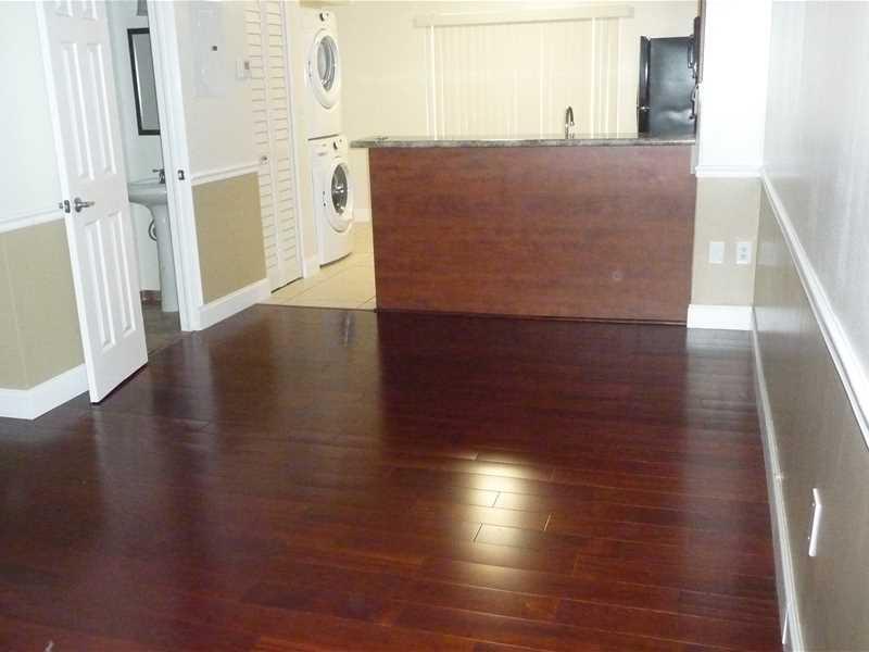 VILLAS UNIVERSITY SQUARE - Residential Lease