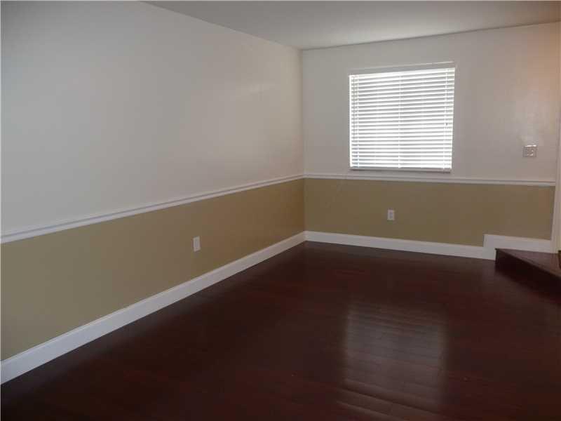 VILLAS UNIVERSITY SQUARE - Residential Lease