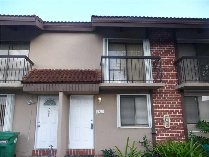 VILLAS UNIVERSITY SQUARE - Residential Lease