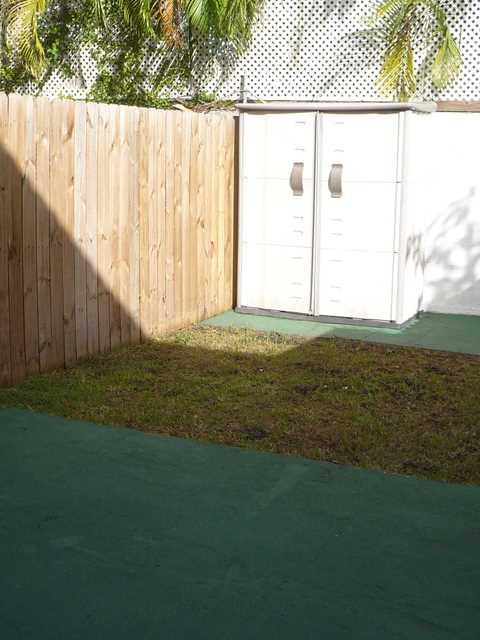 VILLAS UNIVERSITY SQUARE - Residential Lease