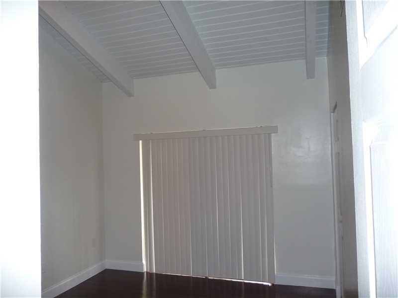 VILLAS UNIVERSITY SQUARE - Residential Lease