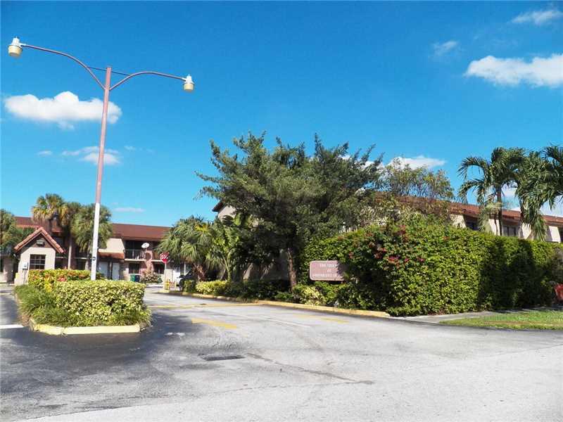 VILLAS UNIVERSITY SQUARE - Residential Lease