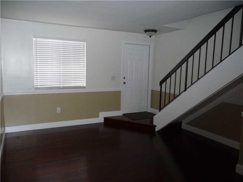 VILLAS UNIVERSITY SQUARE - Residential Lease