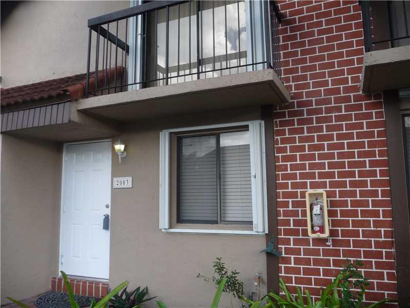 VILLAS UNIVERSITY SQUARE - Residential Lease