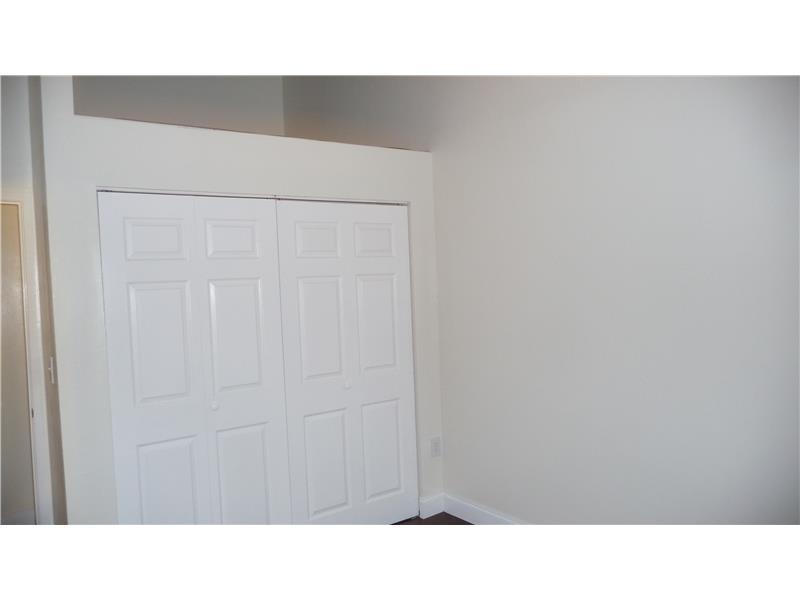 VILLAS UNIVERSITY SQUARE - Residential Lease