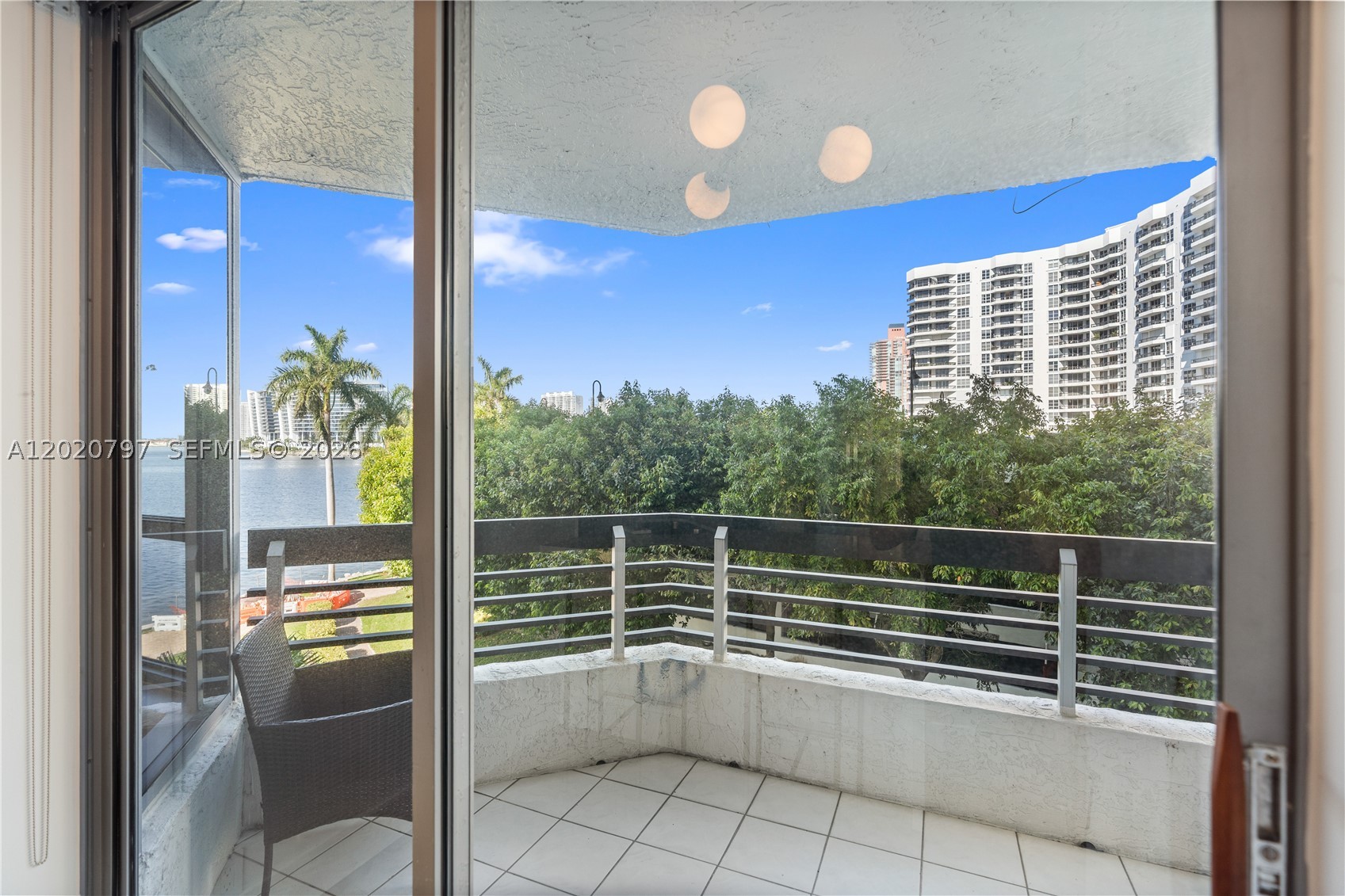MYSTIC POINTE CONDO NO TH - Residential