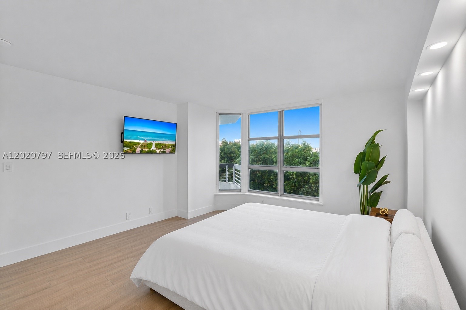 MYSTIC POINTE CONDO NO TH - Residential