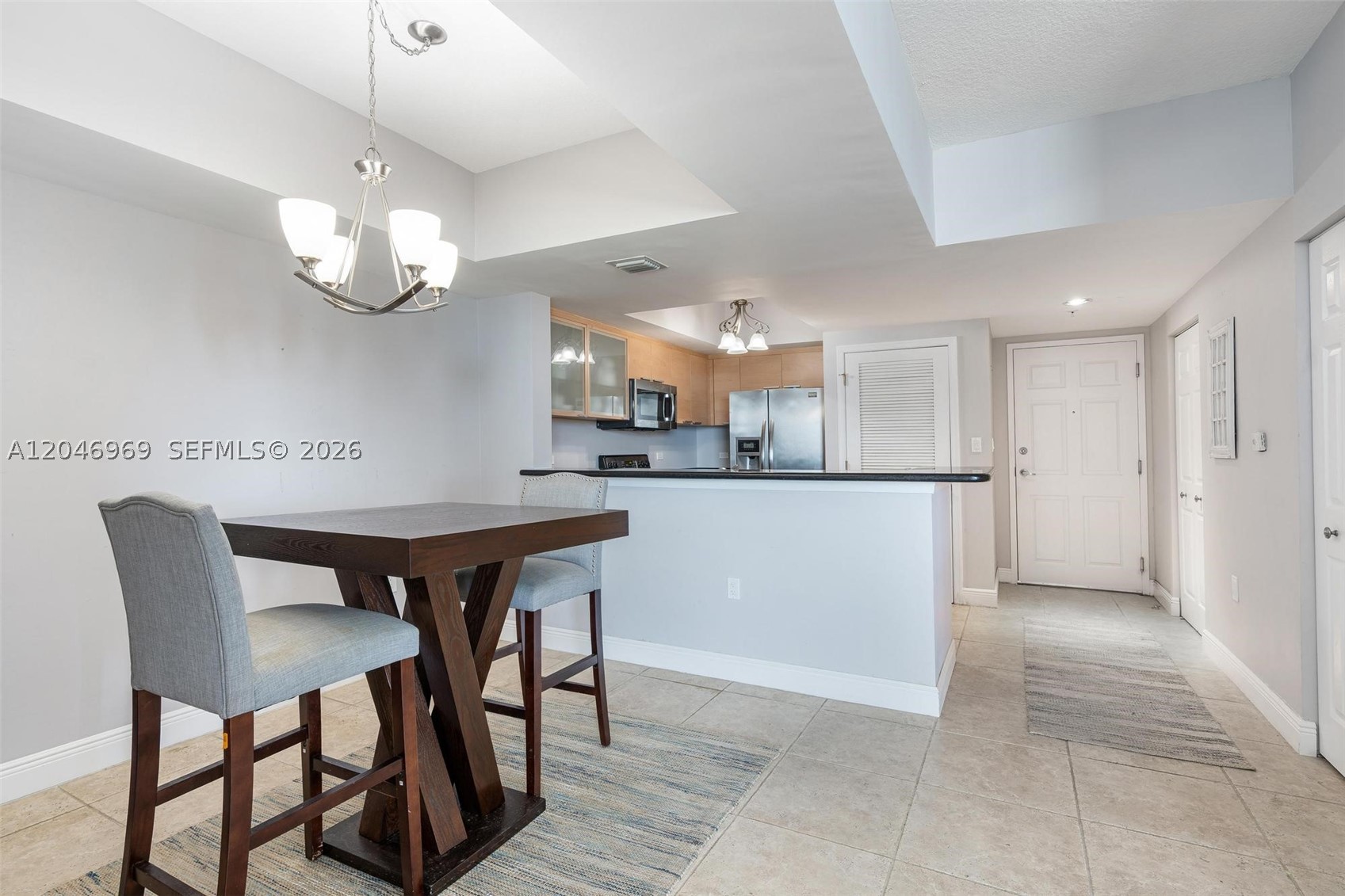 HOLLYWOOD STATION RES CON - Residential