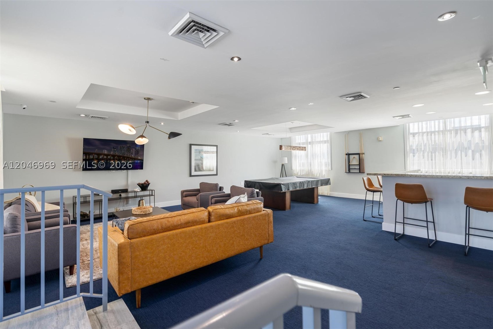 HOLLYWOOD STATION RES CON - Residential