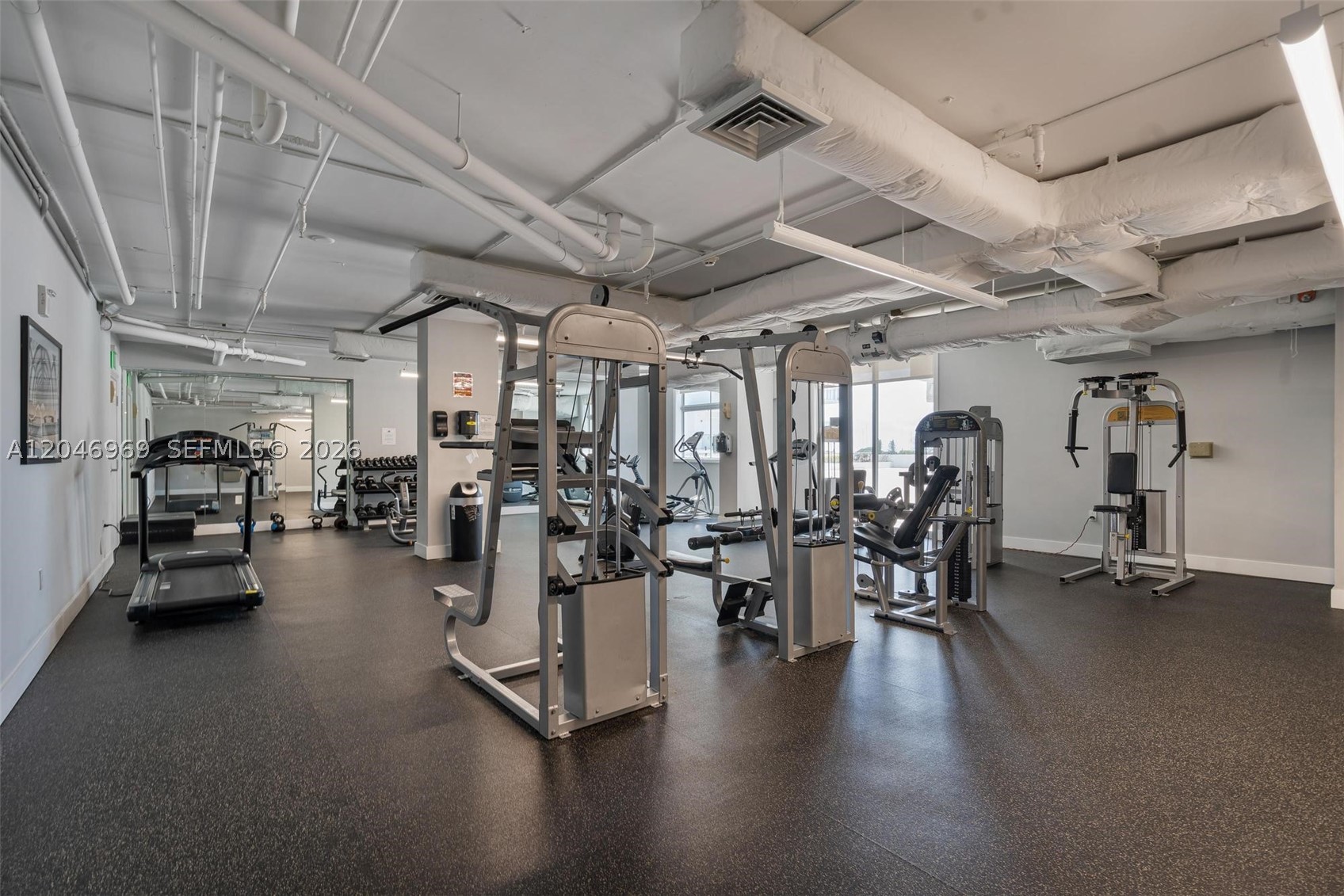 HOLLYWOOD STATION RES CON - Residential