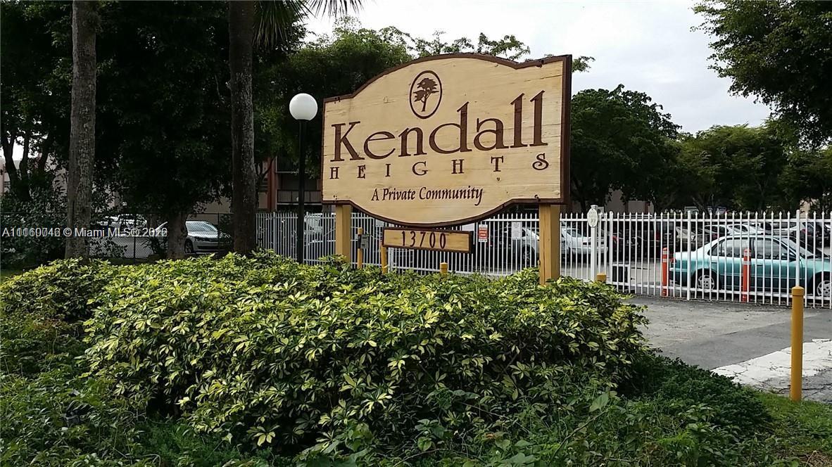 Perfect Location! Spacious 3/2 condo in the heart of Kendall.  Great starter home or Investment property. Will not last. Call me today to schedule your showing.