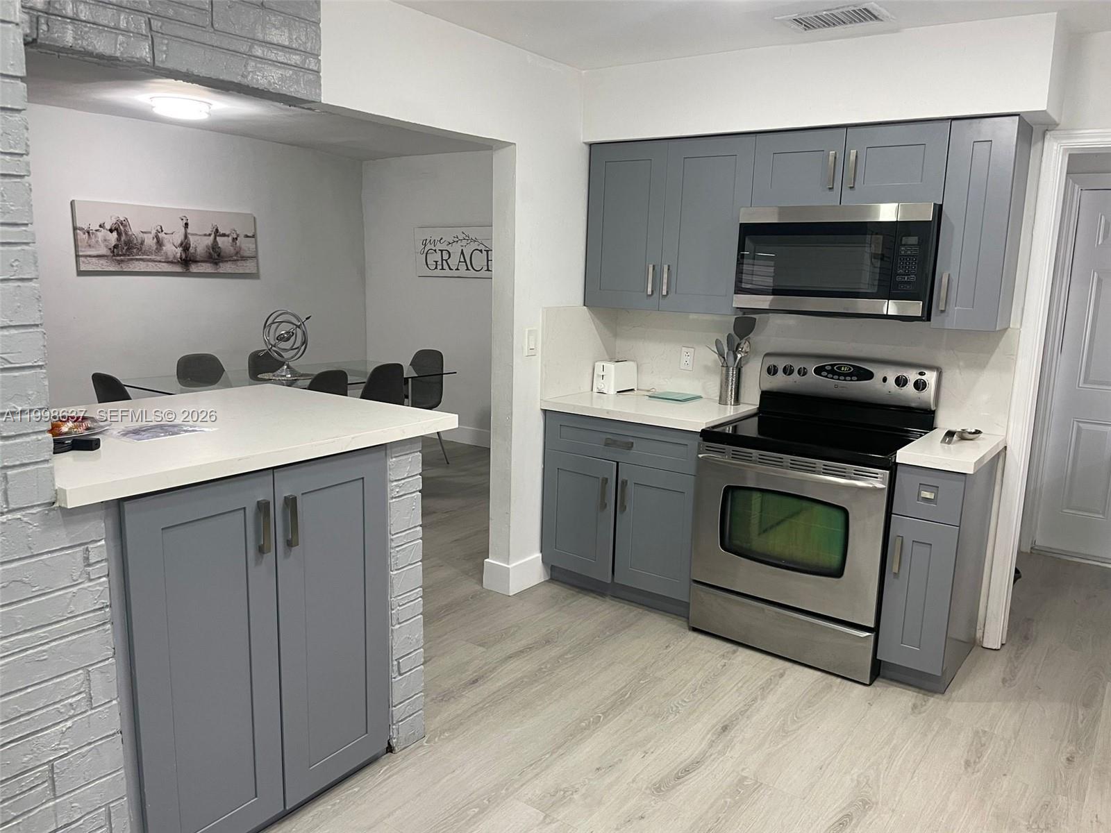 POINCIANA PK AMEN PL BLKS - Residential