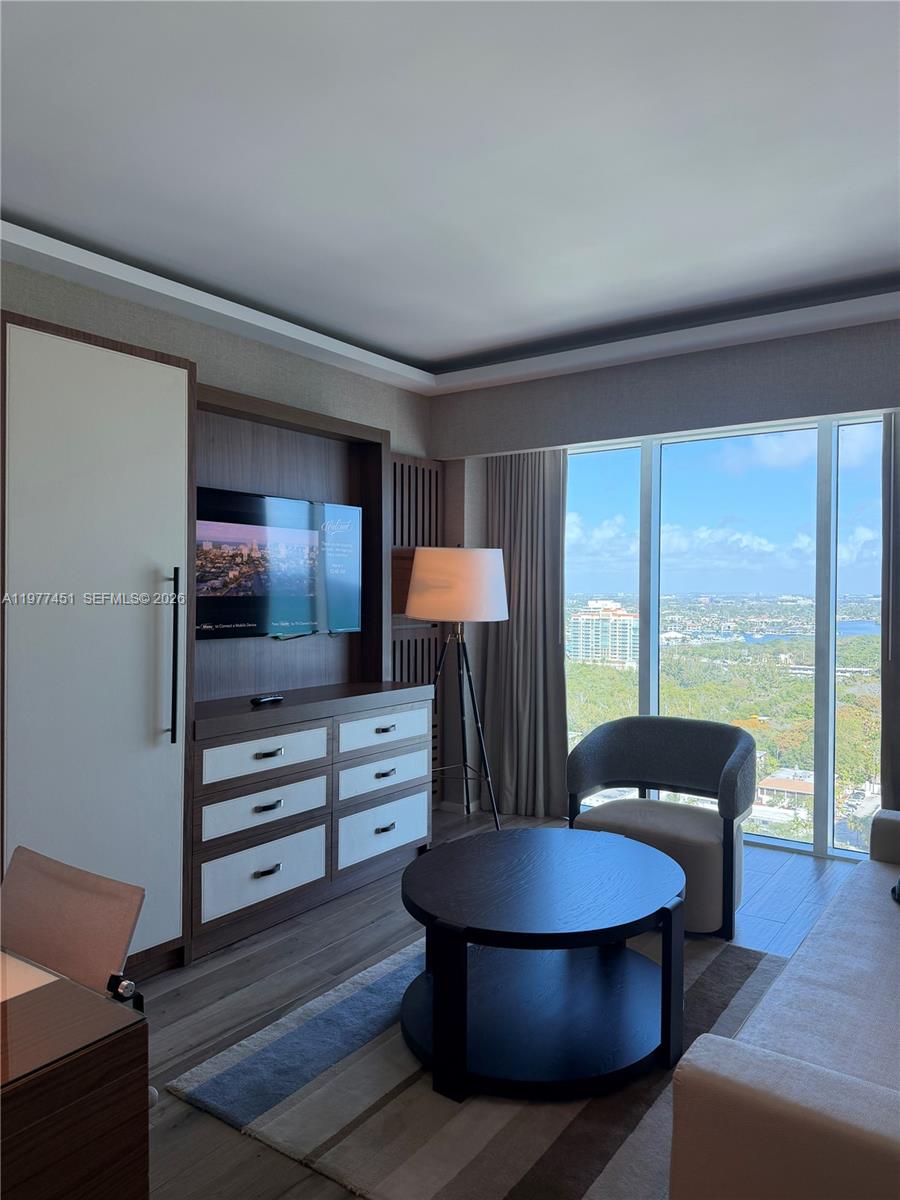 551 FLB CONDOMINIUM RESID - Residential